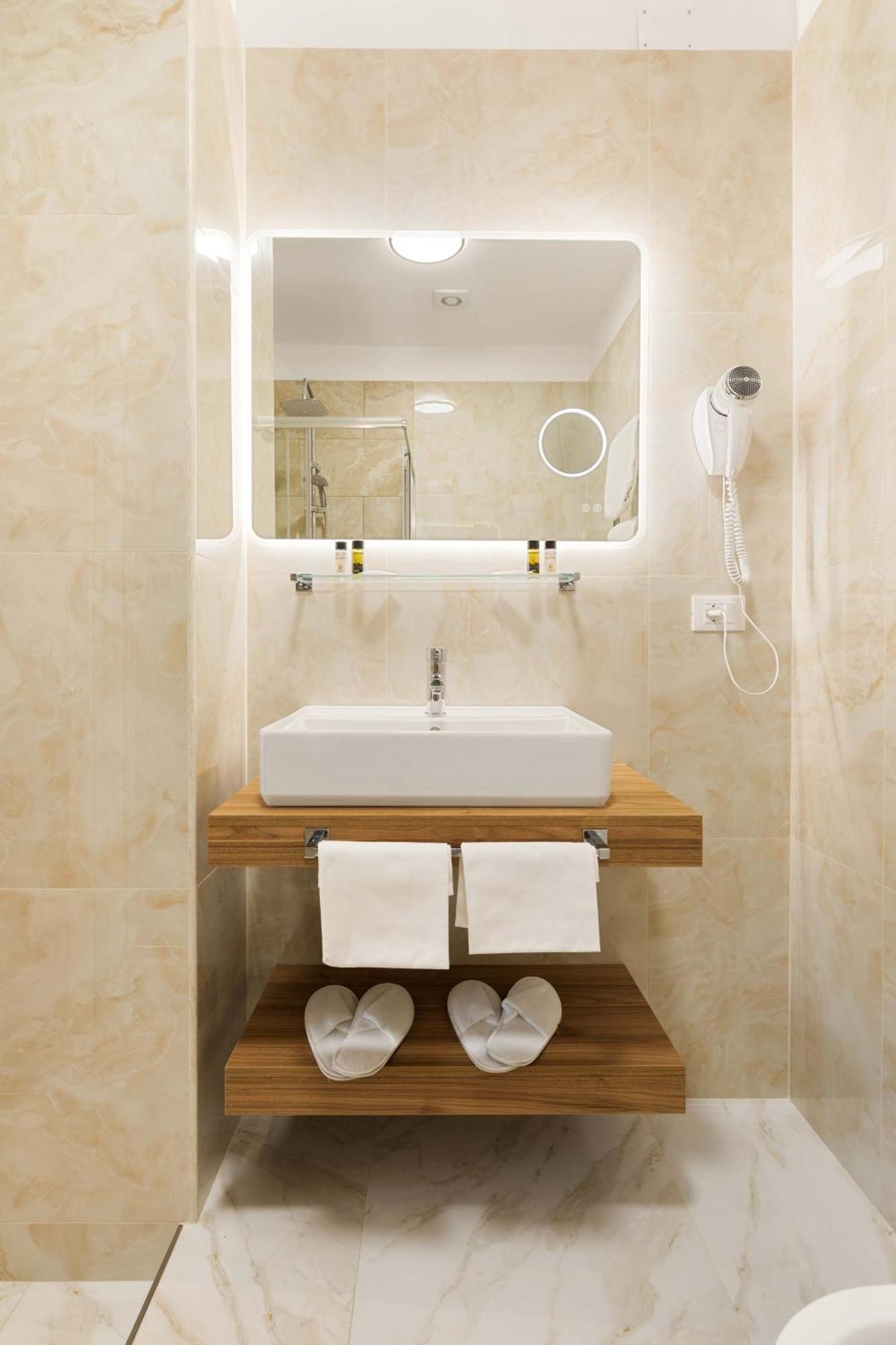 Отель Albadea Deluxe Рим Экстерьер фото